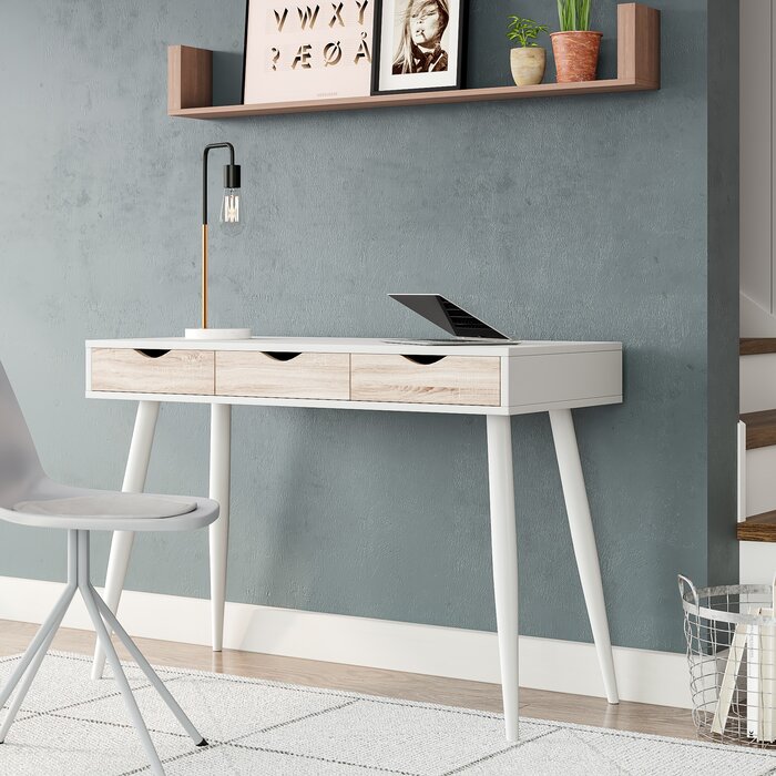 Carin Desk 1