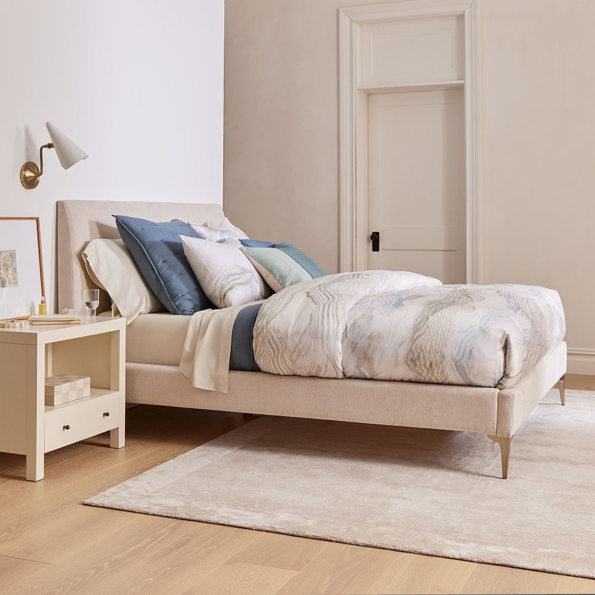 Set of Non Tufted Bed