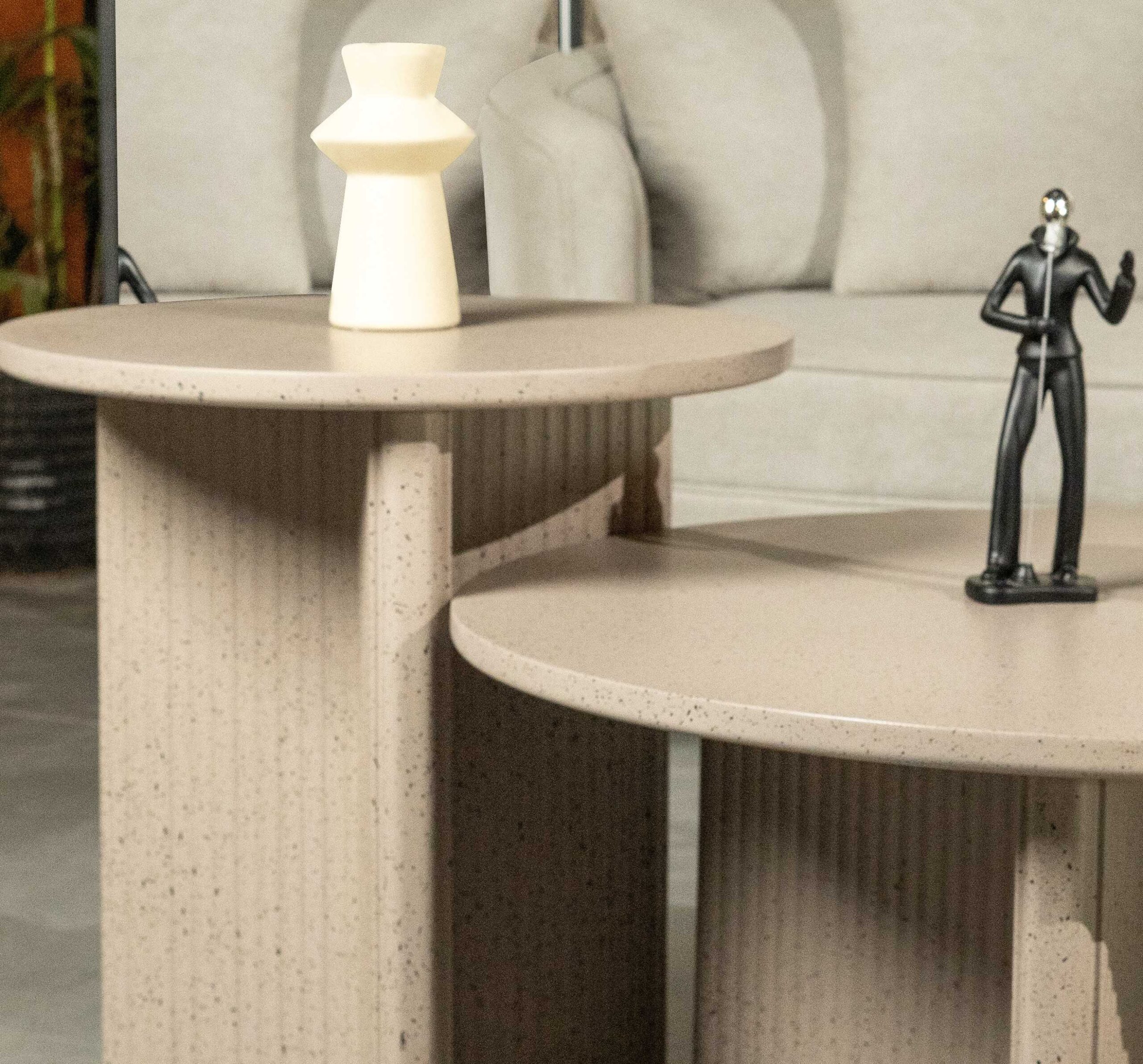 Brayloft Center Table 4