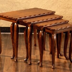 Quorrae Table Set