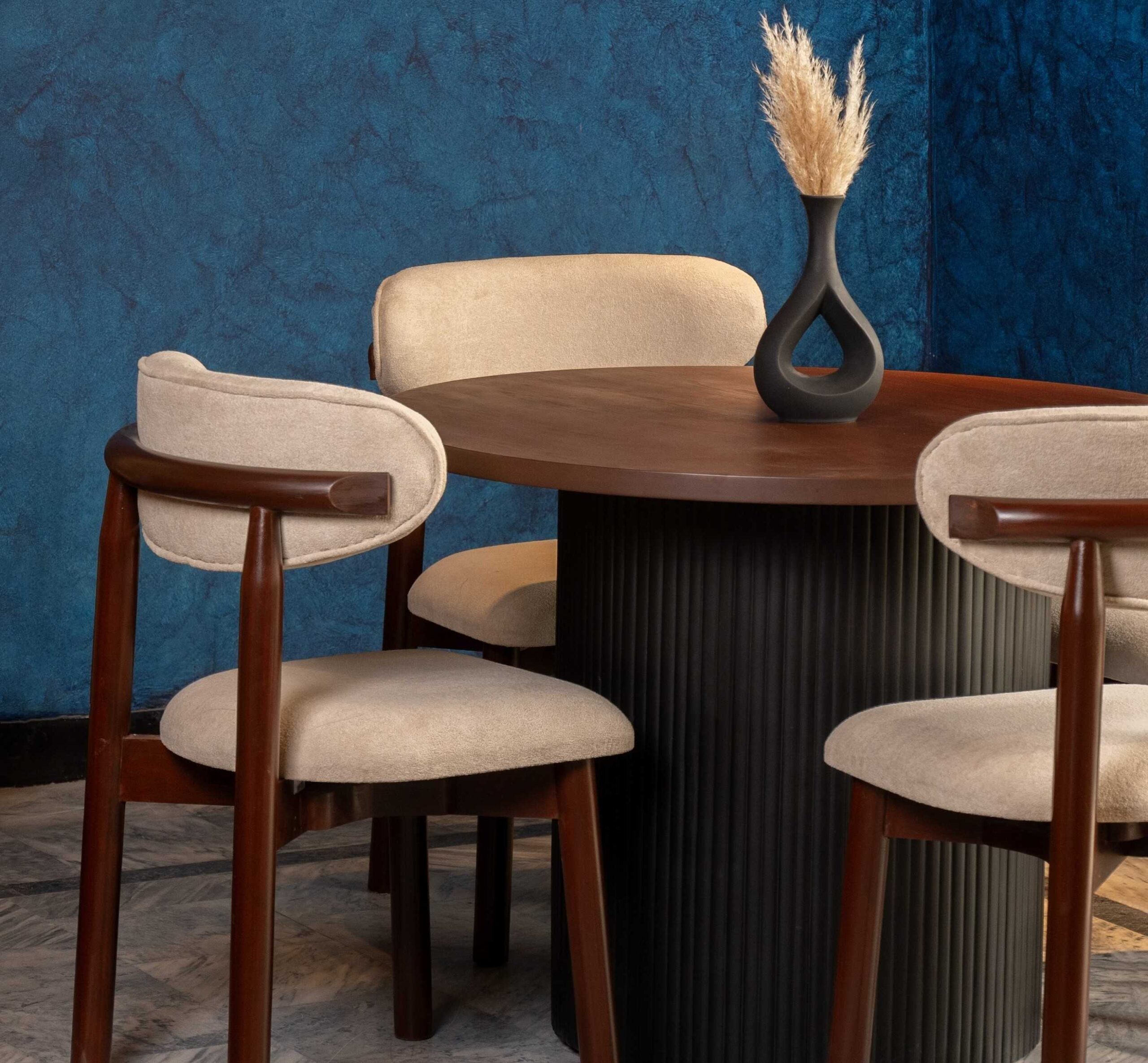 Celvar Dining Set 4 Celvar Dining Set